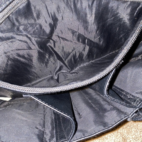 VICTORIAS SECRET EMPLOYEE FANNY PACK - Picture 4 of 4